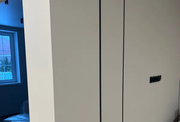 Полоса алюминиевая 15х1,5 мм черный/глянец 2,7 м