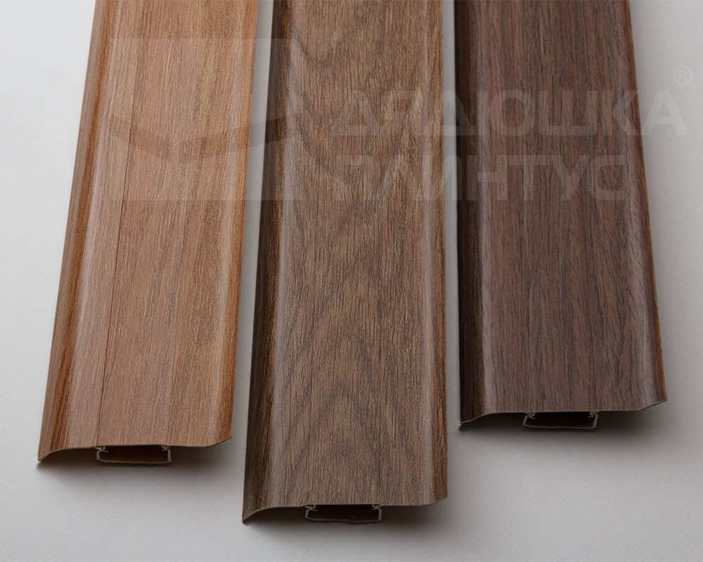 Плинтус ПВХ Идеал Классик 70мм 2,2м 218 Дуб европейский