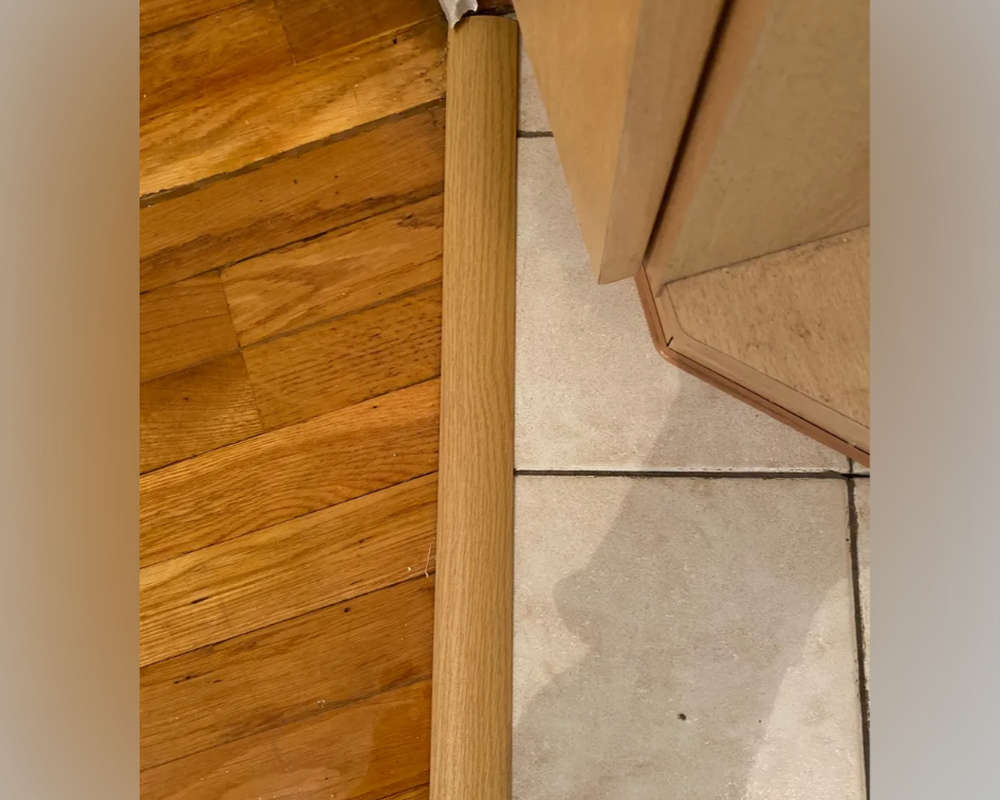 Самоклеящийся порог ЛС 35.1800.4088 Орех