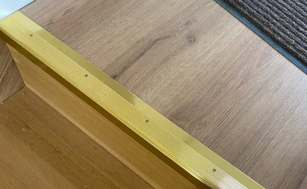 Порог угловой ПУ 04.2700.242л Шампань