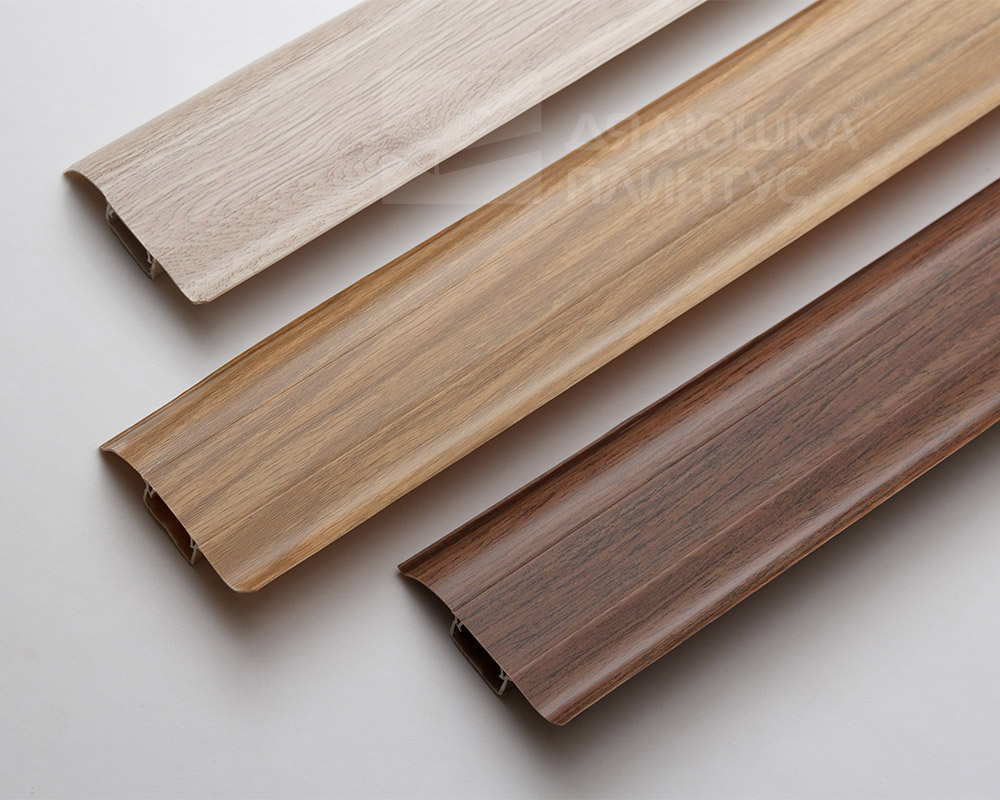 Плинтус ПВХ Идеал Классик 70мм 2,2м 218 Дуб европейский