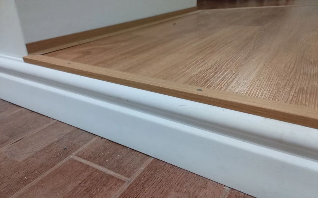 Порог угловой ПУ 01.900.083 Бук