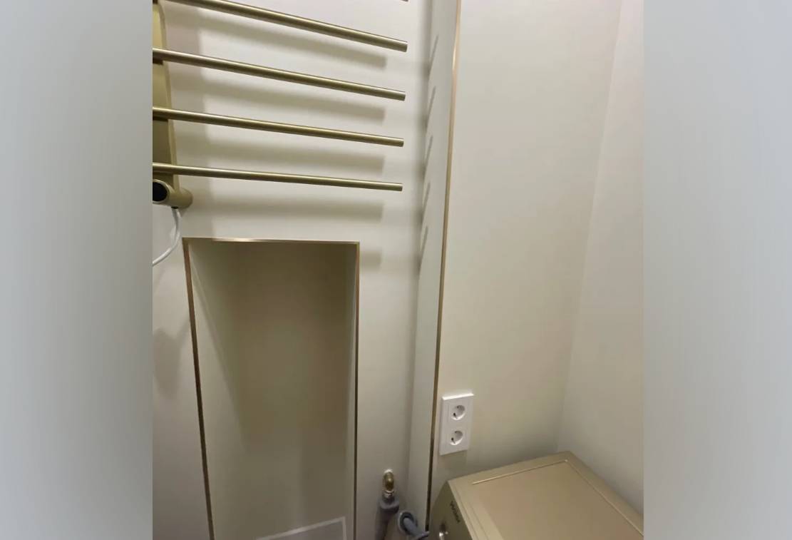 PVL90-03 Угол латунь Брашированная 10х10мм 2.7м