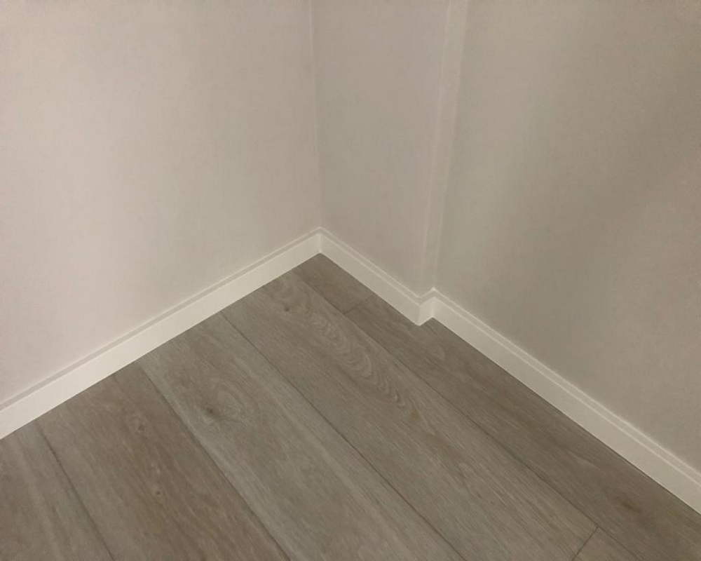 Плинтус ХДФ Dollken Cubu Flex Life 40мм х 11/13мм х 2,5 м 1013 (5012) Белый