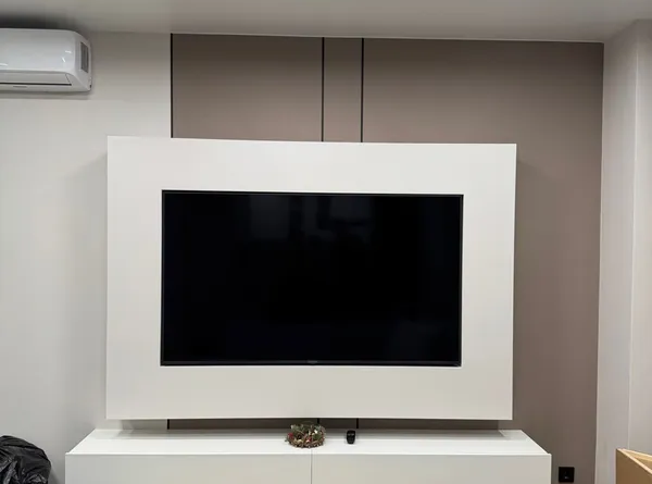 Полоса алюминиевая 15х1,5 мм черный/глянец 2,7 м